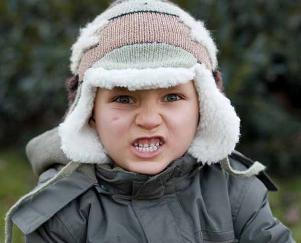 Почему когда кричишь болит голова