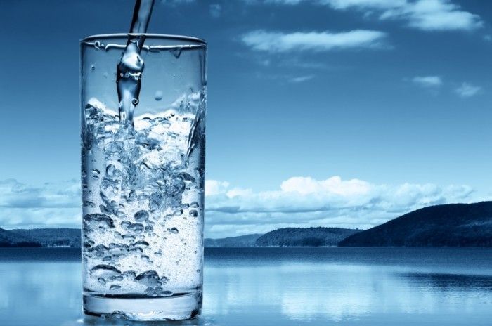 Пейте побольше чистой негазированной воды, она необходима межпозвоночным дискам Пейте побольше чистой негазированной воды, она необходима межпозвоночным дискам